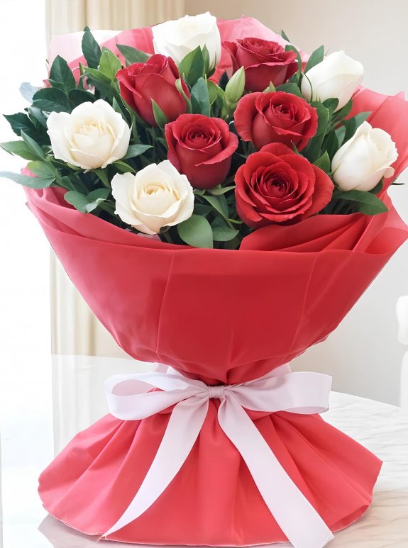 10 Tane Kırmızı Beyaz Gül Buketi
